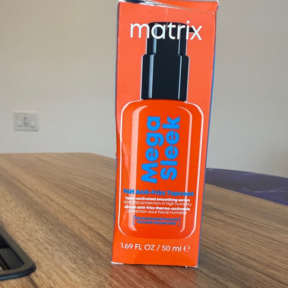 Matix Mega Sleek Anti-Frizz Topcoat - Vibrant Orange
